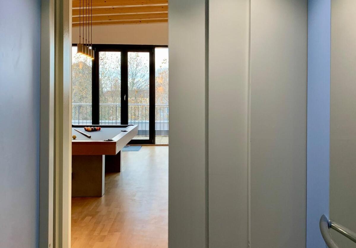 Hotel Luxury Penthouse Jacuzzi, Pool Table, Bbq & Desks Berlijn